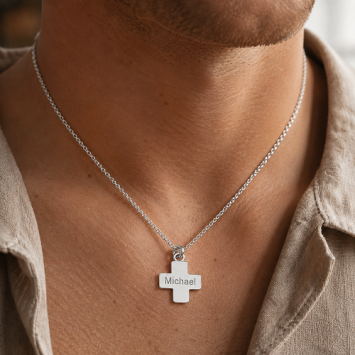 Zilveren ketting met kruisje en persoonlijke gravure