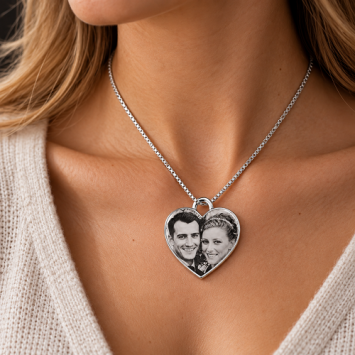 Hartvormige ketting met foto hanger in zilver en goud