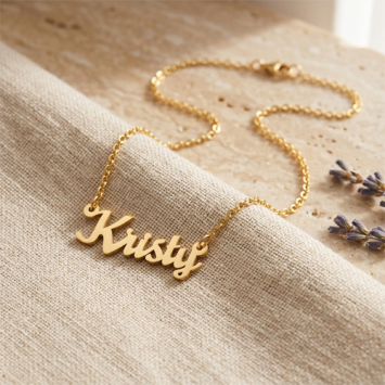Gouden naamketting voor meisjes met eigen naam
