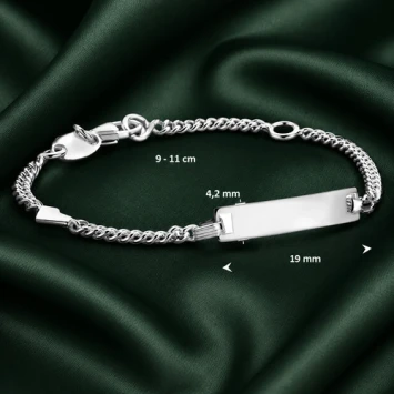 Zilveren baby armbandje met naam datum en hartje