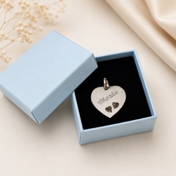 Luxe cadeauverpakking blauw met hanger