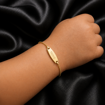 Ovaal geelgouden baby armbandje met naam