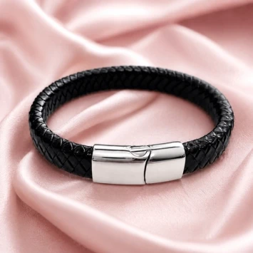 Rond gevlochten bruin leren armband