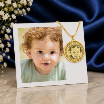 Ronde gouden fotohanger met meander rand