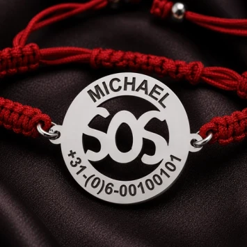 Rood SOS kinderarmbandje met naam Names4ever