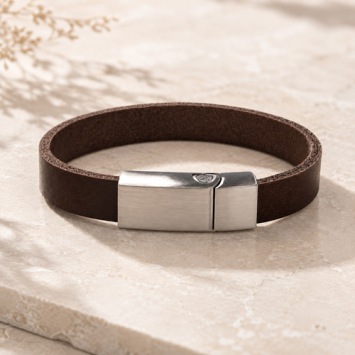 Smalle leren as armband met stalen sluiting
