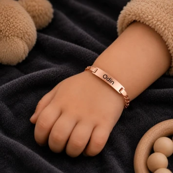 Stalen kinderarmbandje met graveren van naam/ datum in verschillende kleuren
