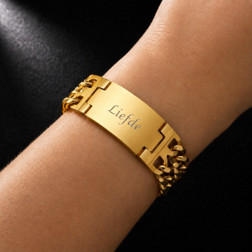 Stoere brede stalen armband in goud kleur met plaat