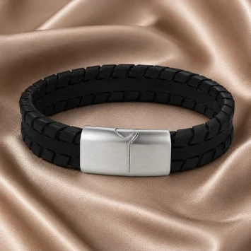 Zwarte leren armband met gravure
