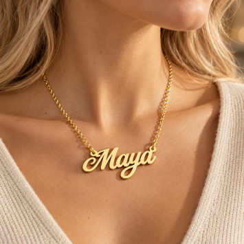 Vergulde naamketting van 925 zilver met eigen naam en stijlvol lettertype