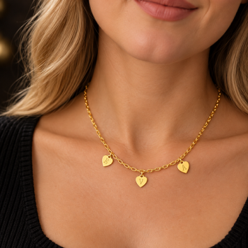Vergulde naamketting van 925 zilver met 8 gegraveerde hartjes