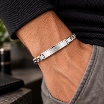 Zilveren armband met figaro schakel en graveerplaatje