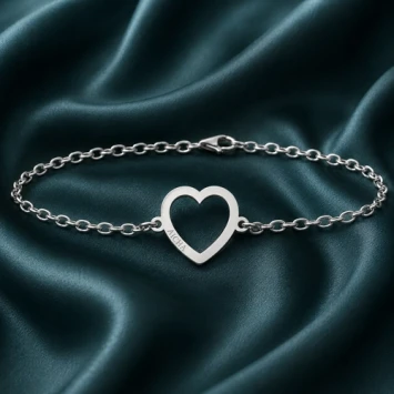 Zilveren hartjesarmband met gegraveerde naam
