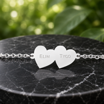Zilveren armband met verbonden harten