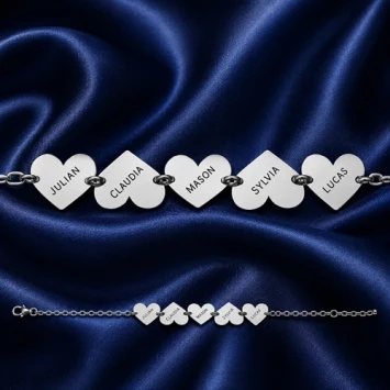 Zilveren armband vijf hartjes met naam Names4ever