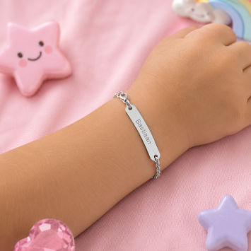 Zilveren kinderarmbandje met gegraveerde naam
