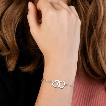 Zilveren armband met twee hartjes