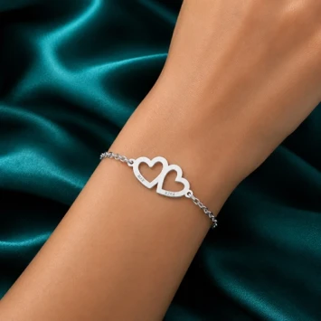 Zilveren hartjes armband met twee namen