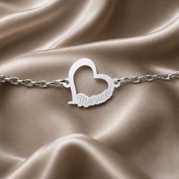 Zilveren armband met hartje en naam Names4ever