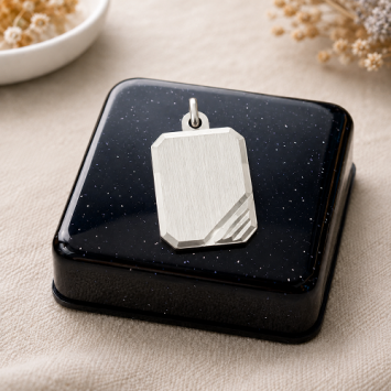 Zilveren ketting hanger rechthoek met hoekdesign 14x18mm