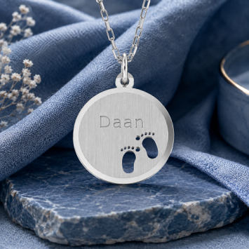 Zilveren ketting hanger rond 16mm met voetjes