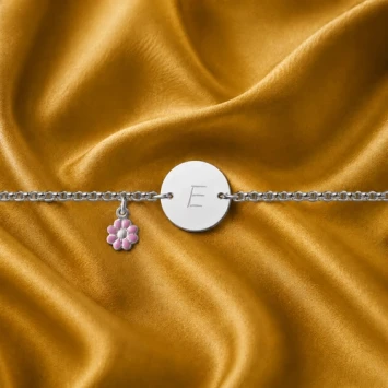 Zilveren kinderarmbandje met rondje en letter