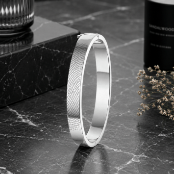 Zilveren rechte scharnier armband met vingerafdruk