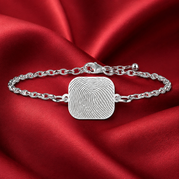 Zilveren schakel armband met vingerafdruk op rechthoek met afgeronde hoeken