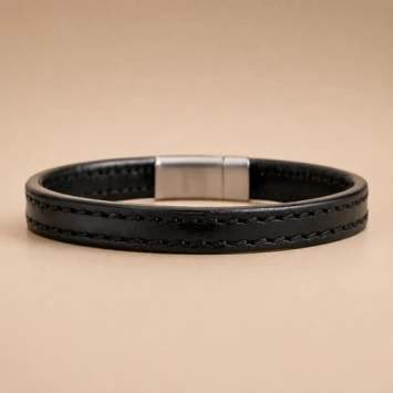 zwart afgewerkte armband