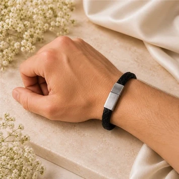 As armband Gevlochten black