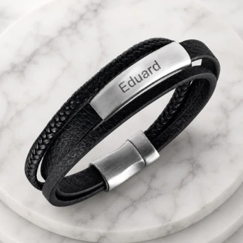Zwart leren armband met 3 banden en RVS plaat