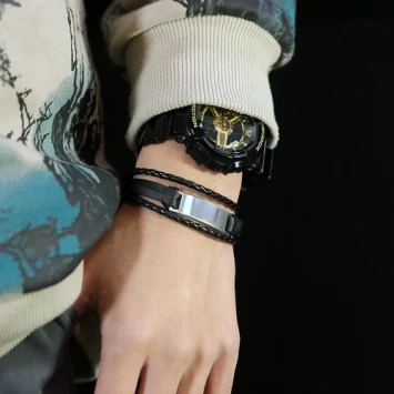 Zwart leren armband met 4 banden en RVS plaat