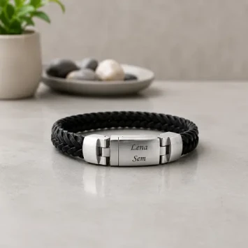 Zwart leren armband met RVS design magneetslot