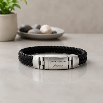 Zwart leren armband met RVS design magneetslot