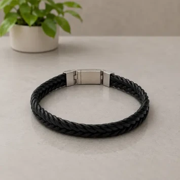 Zwart leren armband met RVS design magneetslot